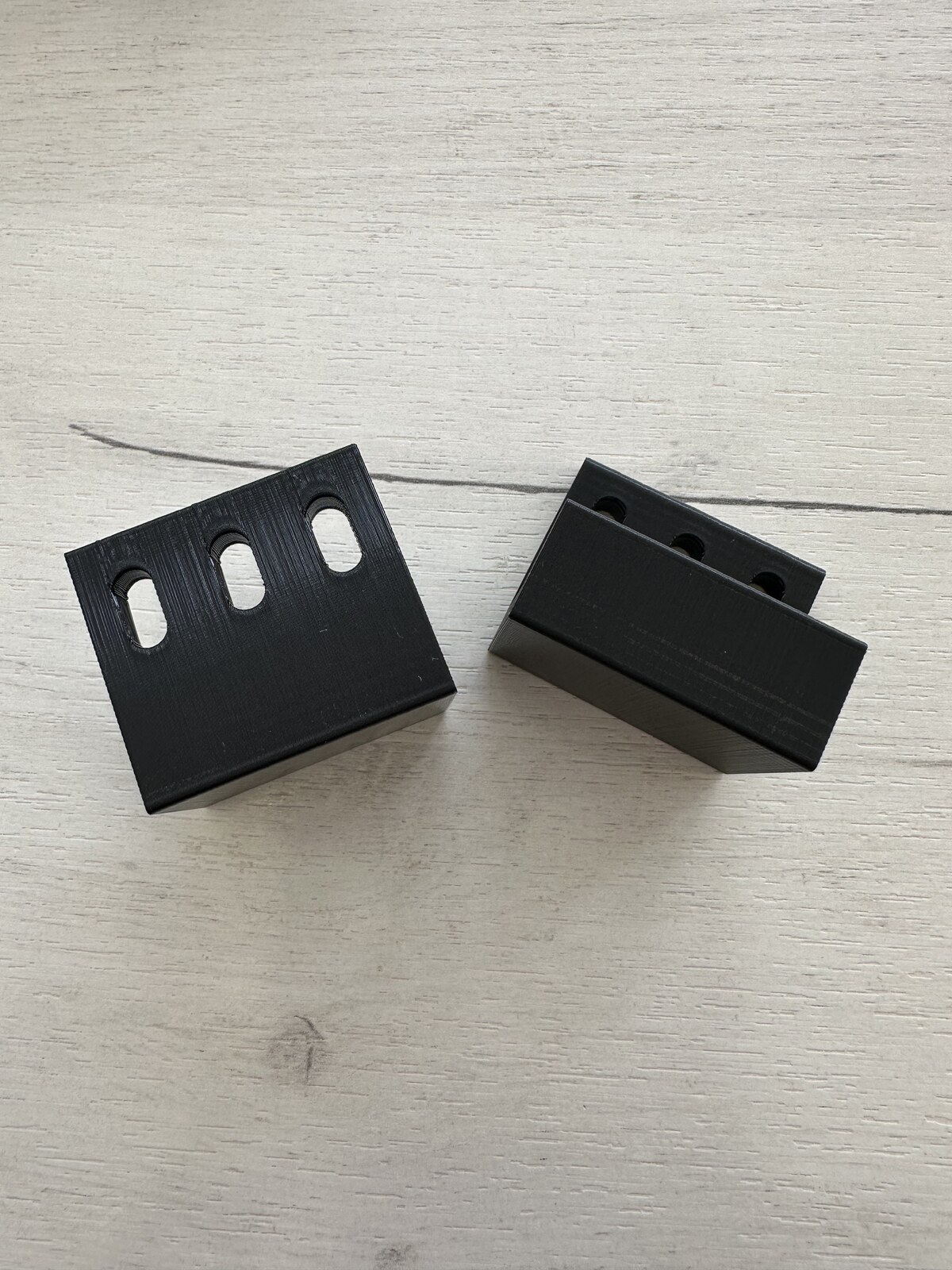 Напольная направляющая АРД Besam из PETG — комплект 2 шт