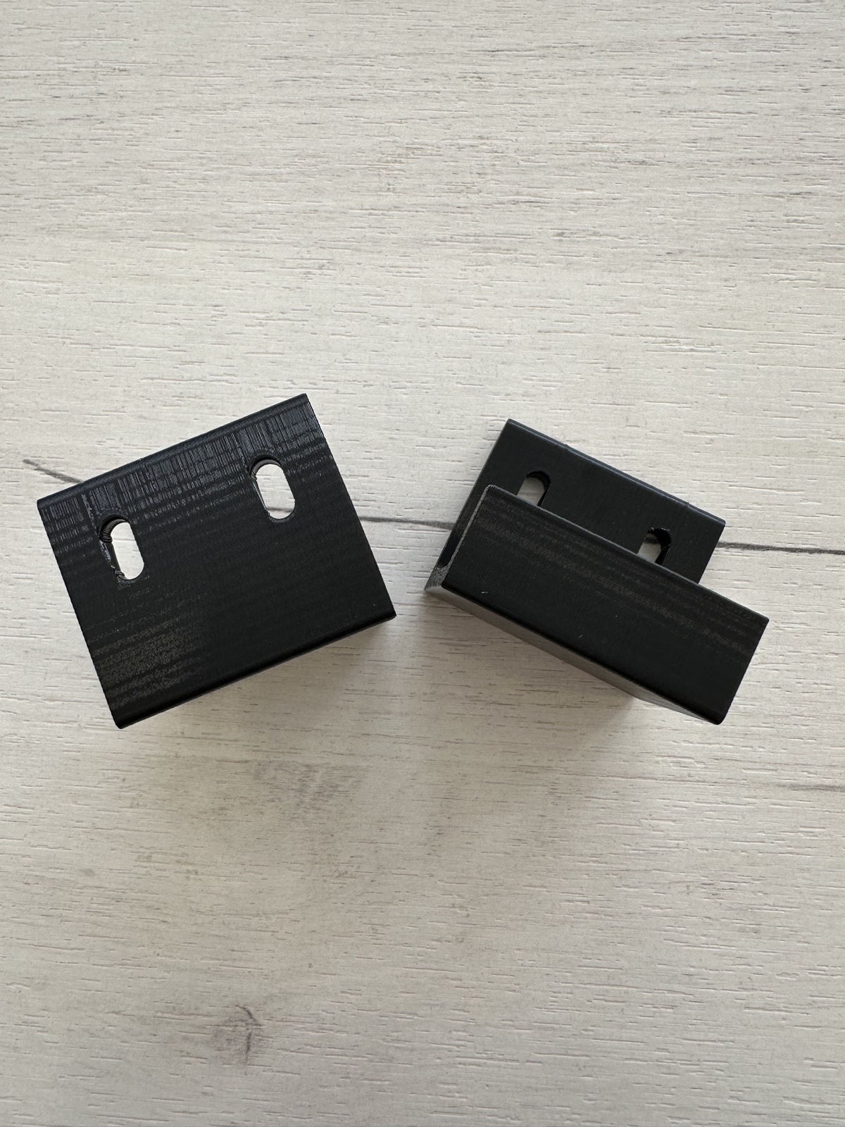 Установка напольной направляющей Geze в проёме двери